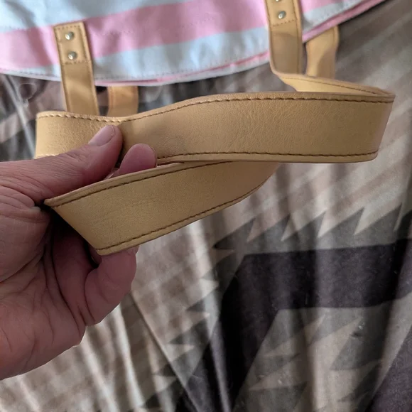 Victoria's Secret Pink and White Tote with Tan Handles - Picture 4 of 9